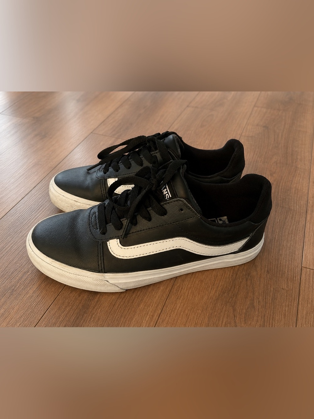 Black and White Leather Sneakers- women’s